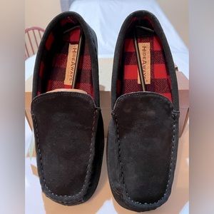 Men’s Slippers NEW Size 9M